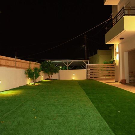 Central Rooms Makry Gialos  Exterior photo