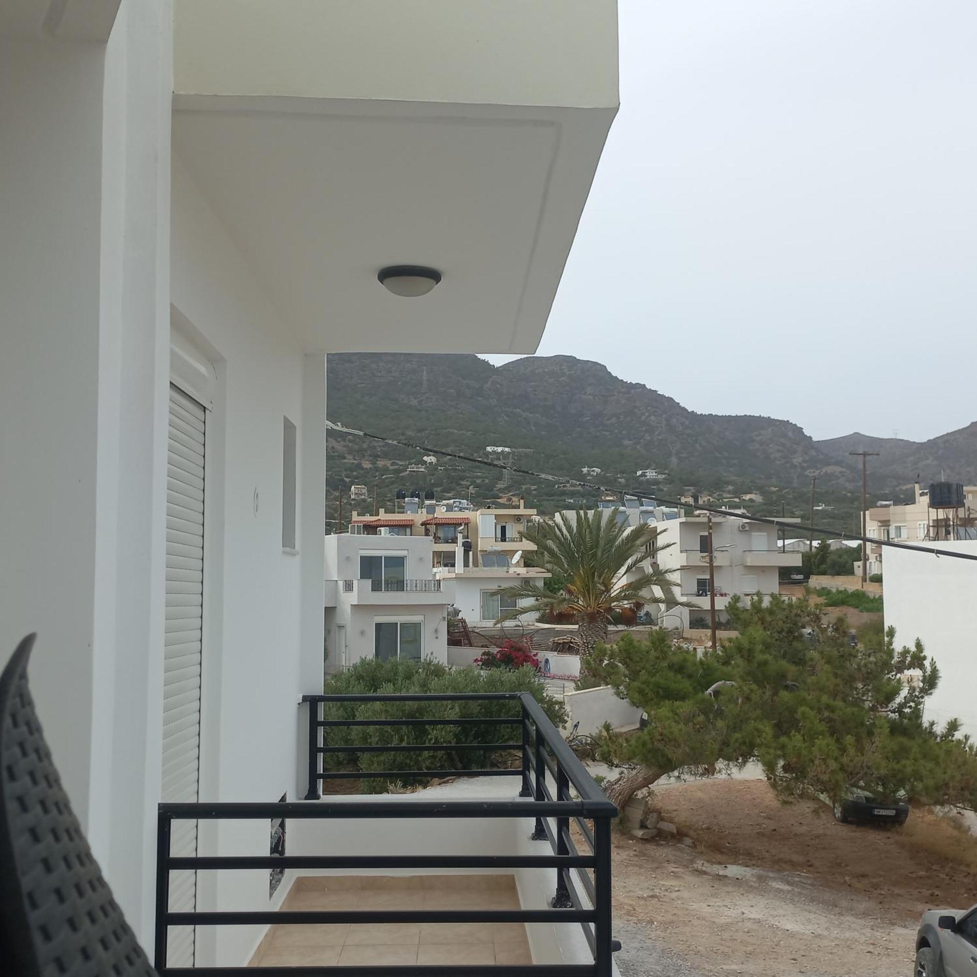 Central Rooms Makry Gialos  Exterior photo