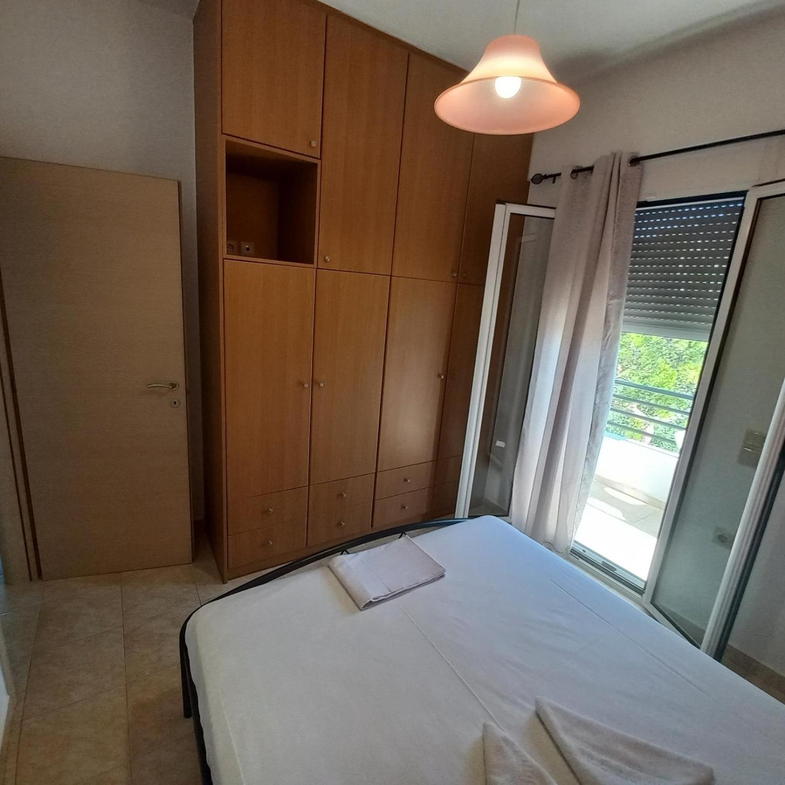 Central Rooms Makry Gialos  Exterior photo